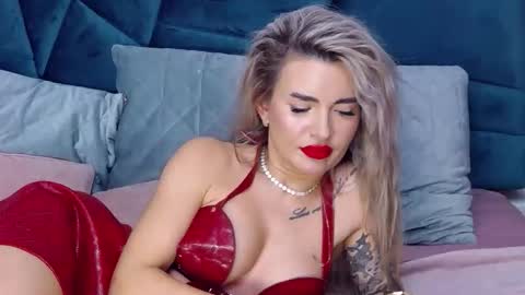 Snapshot of nightshadeiris chatting on October 22, 2025, 7:30 am Iris online show from October 22, 2025, 7:30 am