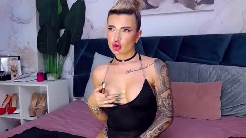 Snapshot of nightshadeiris chatting on November 4, 2025, 8:02 am Iris online show from November 4, 2025, 8:02 am