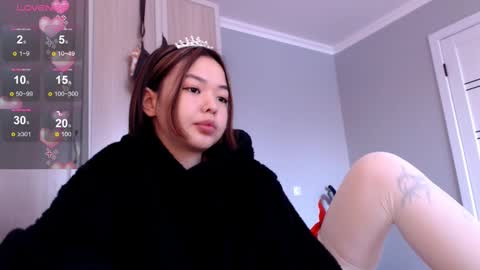 Niia online show from February 27, 2025, 11:10 am