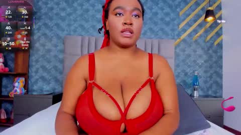 Snapshot of niiamoore_ chatting on February 2, 2026, 8:07 pm NiiaMoore online show from February 2, 2026, 8:07 pm