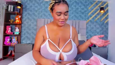 NiiaMoore online show from May 11, 2026, 7:44 pm