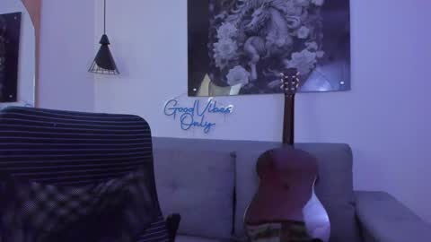 Niick online show from December 12, 2024, 3:54 am