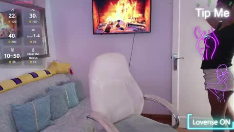 Snapshot of niickylovee chatting on May 12, 2026, 10:34 am Nicolle Bustamante online show from May 12, 2026, 10:34 am