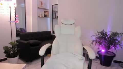 Snapshot of niicoleta chatting on October 2, 2025, 7:43 pm Niicoleta online show from October 2, 2025, 7:43 pm