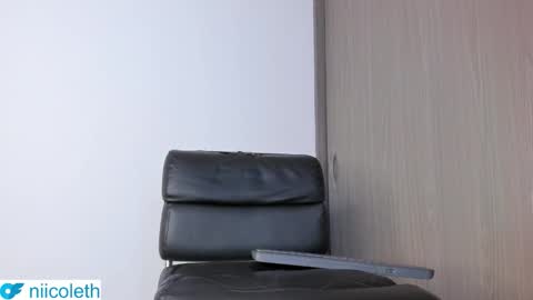 Nicoleth Mendez  online show from November 12, 2025, 1:06 am