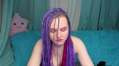 niiik_miiiki online show from April 6, 2026, 10:49 am