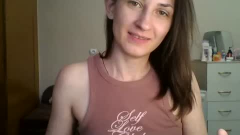 nika_smily online show from June 3, 2026, 2:33 pm