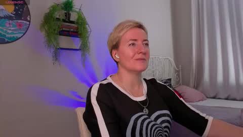 Nika online show from November 8, 2025, 5:29 am