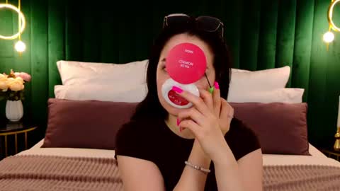 Snapshot of nikaflowers chatting on June 30, 2026, 2:23 am Nika online show from June 30, 2026, 2:23 am