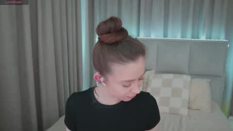 Nika online show from May 13, 2026, 9:44 pm