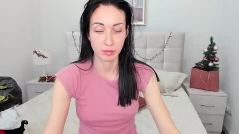 Snapshot of nikamiles chatting on December 28, 2024, 9:08 pm Nika online show from December 28, 2024, 9:08 pm