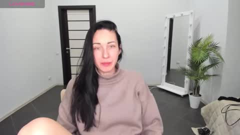 Snapshot of nikamiles chatting on February 16, 2025, 4:42 pm Nika online show from February 16, 2025, 4:42 pm