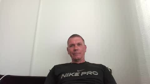 nikan77 online show from April 25, 2026, 11:57 am