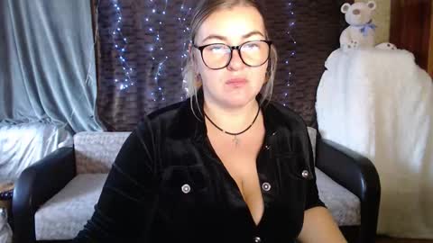 Snapshot of nikaskylink chatting on October 24, 2025, 4:20 am Nika online show from October 24, 2025, 4:20 am