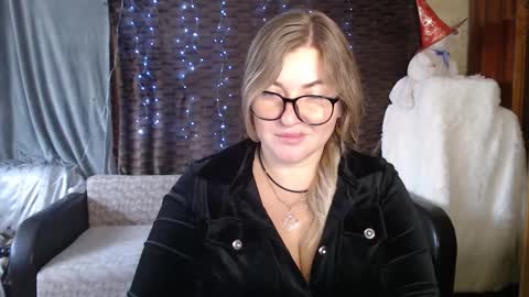 Nika online show from November 7, 2025, 5:07 am