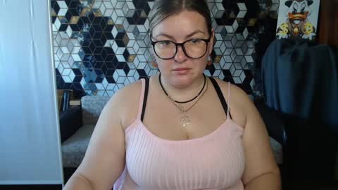 Nika online show from May 8, 2026, 5:02 am