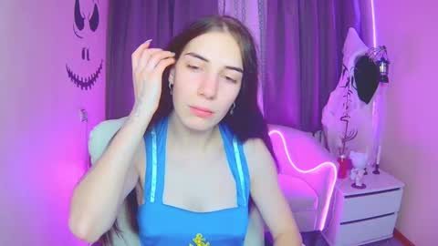 nikastarkk online show from November 4, 2025, 8:19 pm