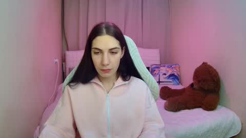 nikastarkk online show from February 16, 2026, 7:43 pm