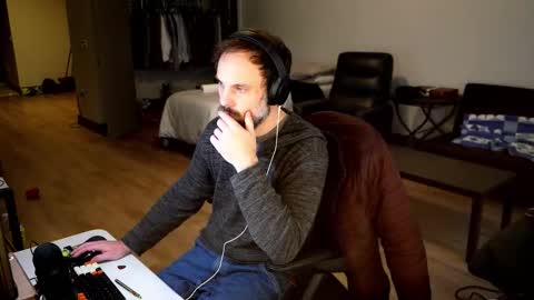 Nike Jude online show from December 17, 2025, 8:15 pm