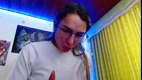 Snapshot of niki_1998 chatting on February 27, 2025, 9:47 pm Natalia online show from February 27, 2025, 9:47 pm