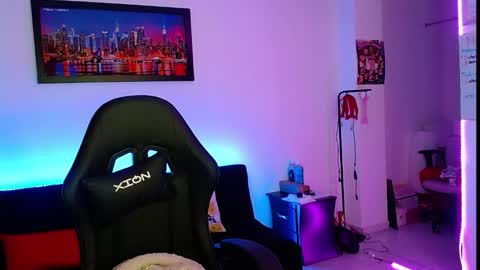 Snapshot of niki_1998 chatting on October 16, 2025, 12:11 am Natalia online show from October 16, 2025, 12:11 am