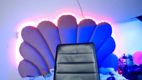    online show from December 21, 2024, 10:30 pm