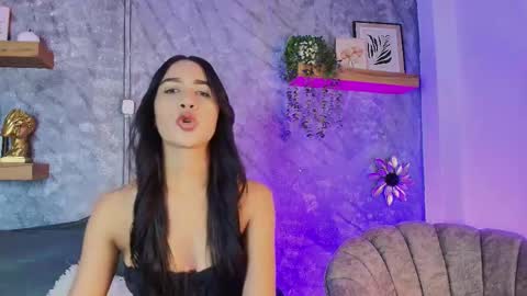 Snapshot of nikibrice chatting on March 9, 2026, 7:07 pm online show from March 9, 2026, 7:07 pm