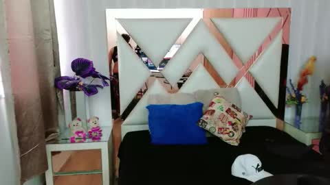 Snapshot of nikievanz chatting on March 22, 2026, 3:04 pm Nikievanz online show from March 22, 2026, 3:04 pm