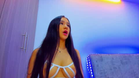 nikii_white online show from January 12, 2026, 1:44 am