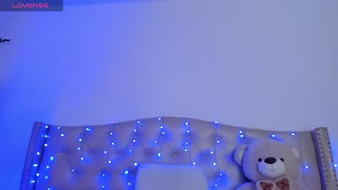 Snapshot of nikiibrooks chatting on December 7, 2024, 4:31 am Niikii online show from December 7, 2024, 4:31 am