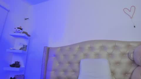 Snapshot of nikiibrooks chatting on February 18, 2025, 3:21 am Niikii online show from February 18, 2025, 3:21 am