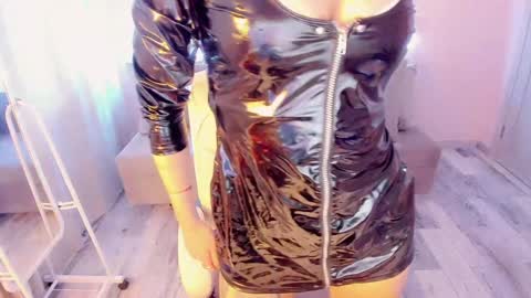 Snapshot of nikki_blondiee chatting on January 9, 2025, 8:55 am nikki_blondiee online show from January 9, 2025, 8:55 am