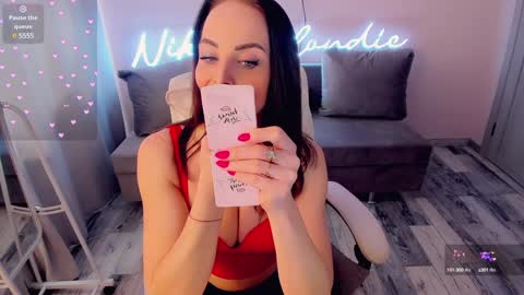 Snapshot of nikki_blondiee chatting on January 22, 2025, 7:03 am nikki_blondiee online show from January 22, 2025, 7:03 am