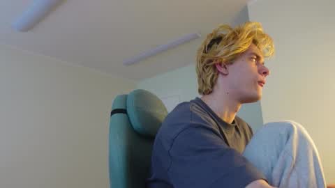 nikki online show from February 1, 2026, 2:04 pm