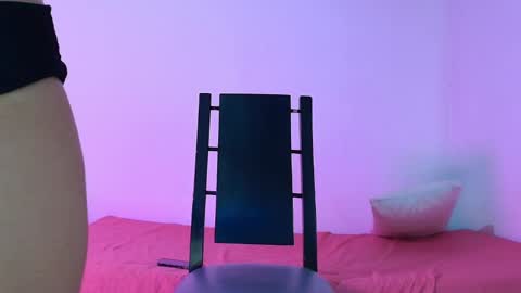 nikki_uwu online show from May 7, 2026, 8:25 pm