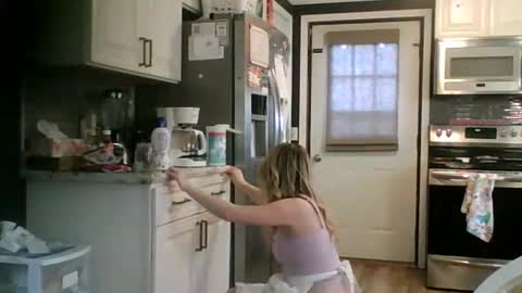 nikkib653466 online show from February 1, 2026, 6:06 pm