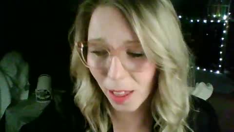 nikkib653466 online show from February 8, 2026, 5:11 am