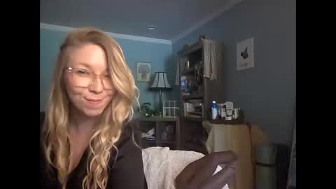 nikkib653466 online show from May 27, 2026, 6:27 pm