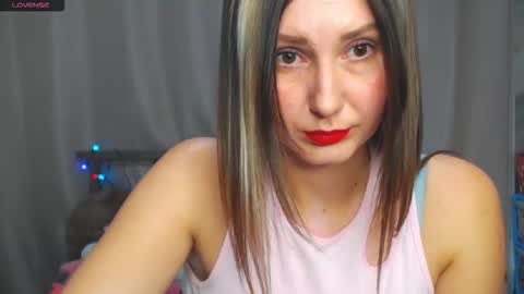 Snapshot of nikkikiss___ chatting on January 14, 2026, 2:06 am nikkikiss___ online show from January 14, 2026, 2:06 am