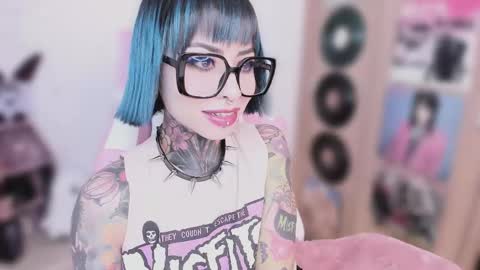 Nikki Ramone   online show from March 25, 2026, 11:27 am