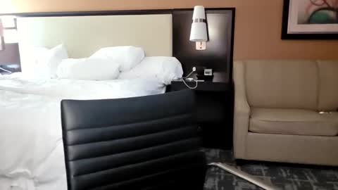 nikkithickumss online show from April 1, 2026, 11:44 am