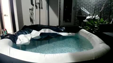 Snapshot of nikkkibabyyyy chatting on December 5, 2024, 12:11 pm Niquita Sparkles online show from December 5, 2024, 12:11 pm