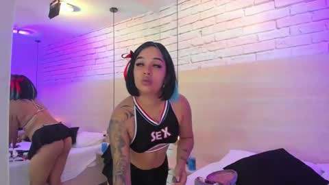 Nikky Dean online show from September 15, 2025, 3:17 am