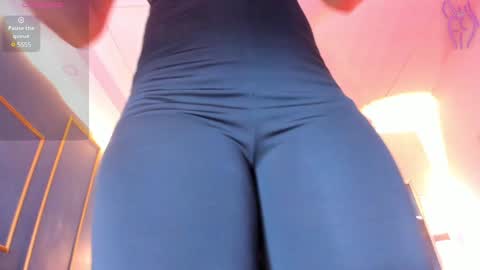 Snapshot of nikkysmiith chatting on February 6, 2025, 2:11 am     online show from February 6, 2025, 2:11 am