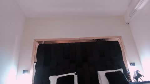 Snapshot of nikkysmiith chatting on March 2, 2025, 3:59 pm     online show from March 2, 2025, 3:59 pm