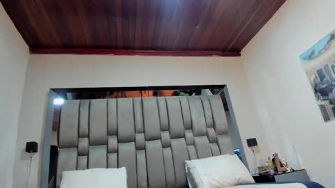 Snapshot of nikkysmiith chatting on October 4, 2025, 11:52 am     online show from October 4, 2025, 11:52 am