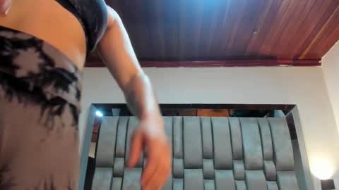 Snapshot of nikkysmiith chatting on October 23, 2025, 11:31 am     online show from October 23, 2025, 11:31 am