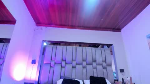 Snapshot of nikkysmiith chatting on March 18, 2026, 11:57 am online show from March 18, 2026, 11:57 am