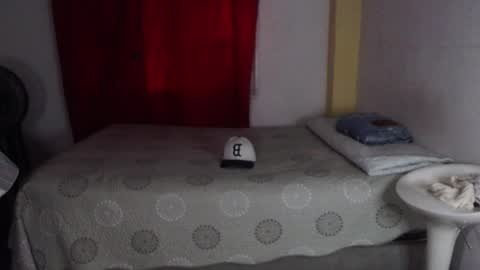 niklaus_wolf online show from November 22, 2025, 6:40 pm