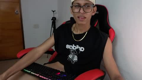 Snapshot of niklaus_wolf chatting on April 3, 2026, 5:38 am niklaus_wolf online show from April 3, 2026, 5:38 am